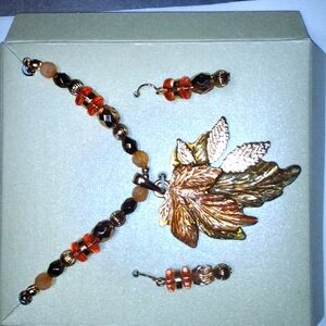 Beautiful Leaf Necklace & Earrings. Never Worn.